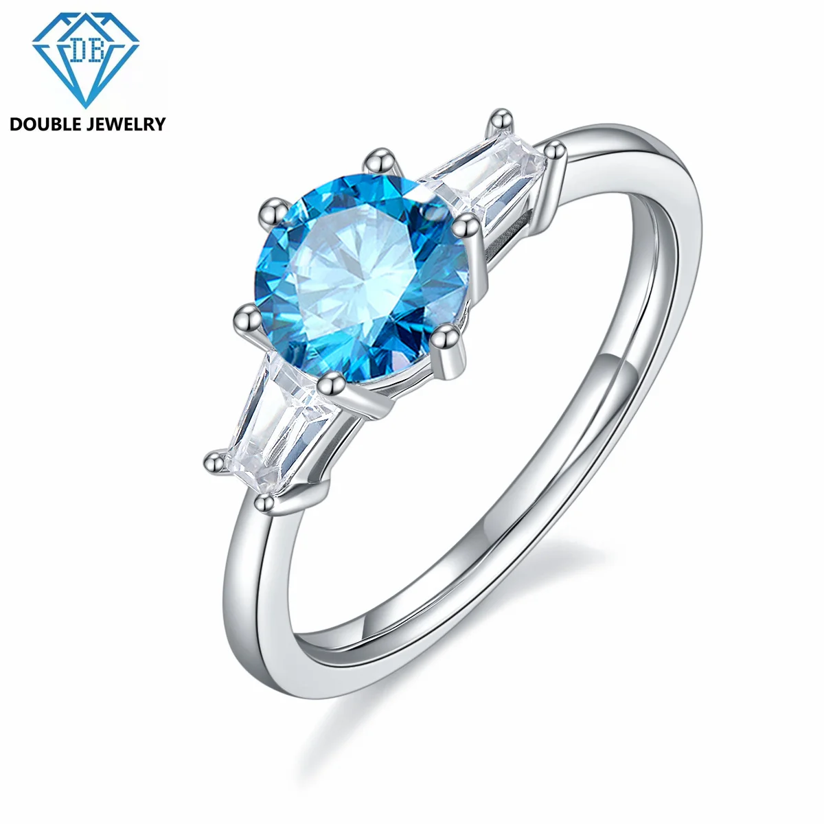 Кольцо из серебра 925 пробы с муассанитом и бриллиантами