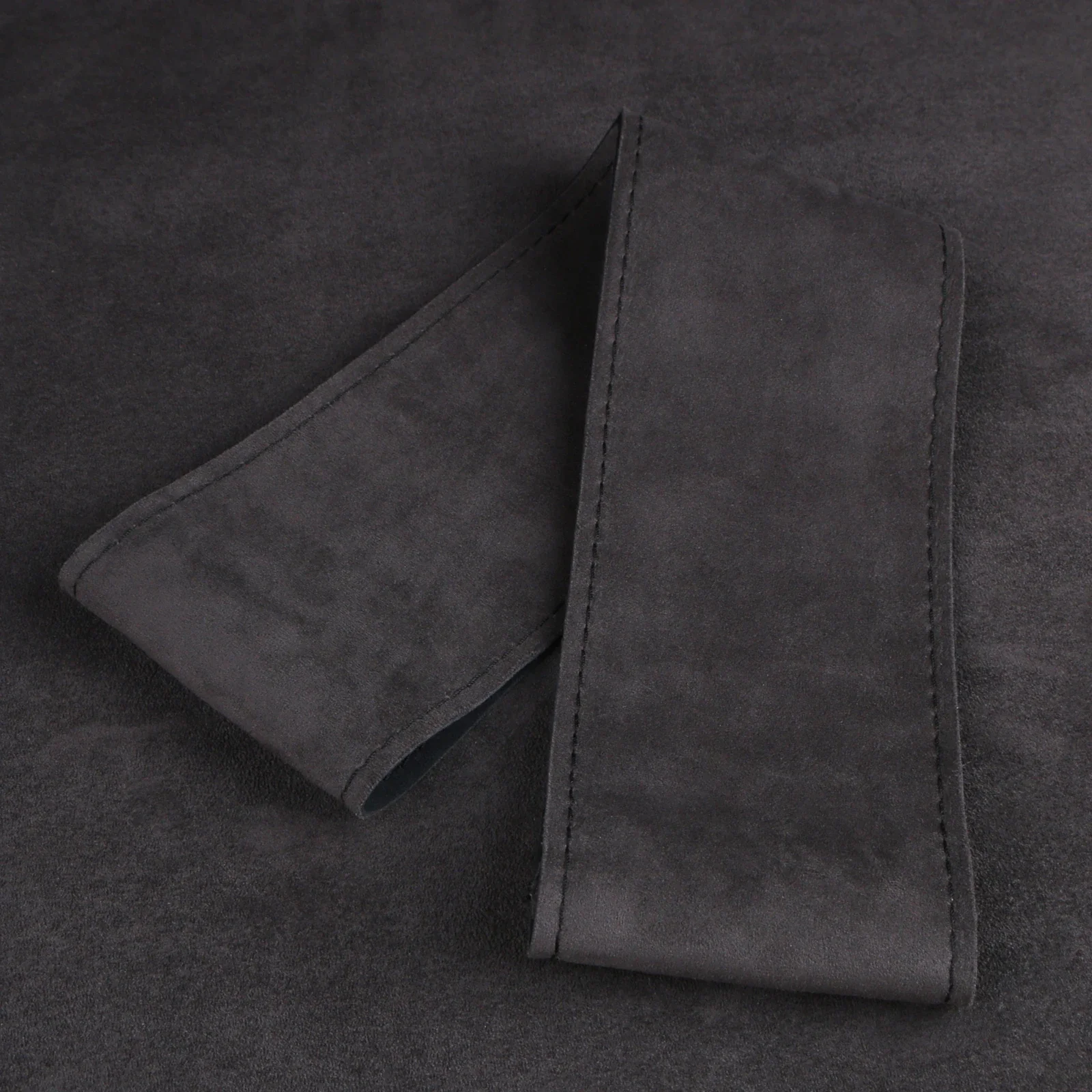 

1 Шт. DIY 38 См Чехол На Руль Автомобиля Из Кожи Ручной Работы, Универсальный, Классический Дизайн В Серо-черных Тонах