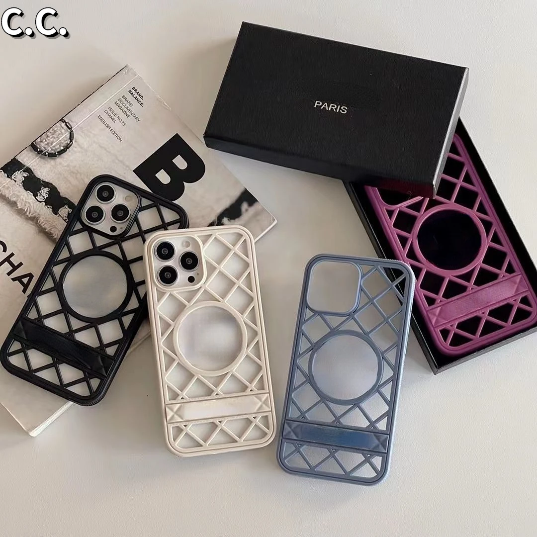 

2023 Luxury Fashion 3D Hollow Out Case for IPhone 14 13 12 11 Pro Max X XS XR Max Carving Breathable Phone Cover Bumper Fundas