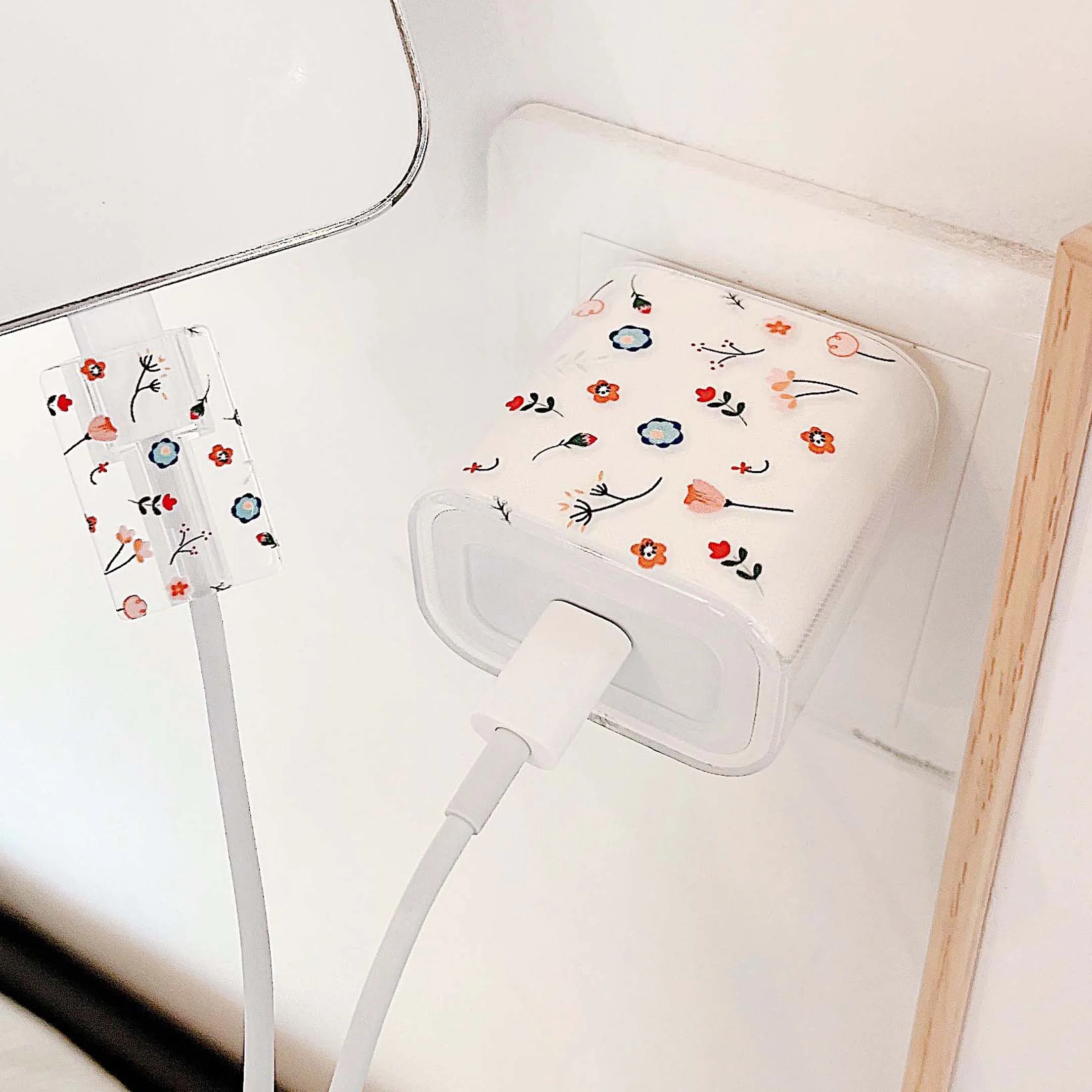 

Милый чехол Ins flower для зарядки и передачи данных, держатель для шнура, протектор кабеля usb для apple iphone 18/20 Вт, силиконовый чехол