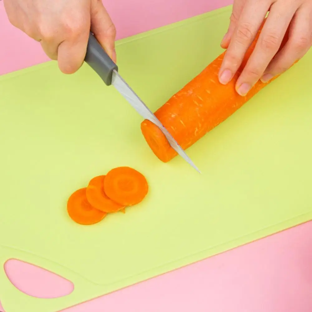 

Cutting Board Flexible Non-slip Kitchen Bread Fruit Chopping Block with Easy-grip Handle for Cooking