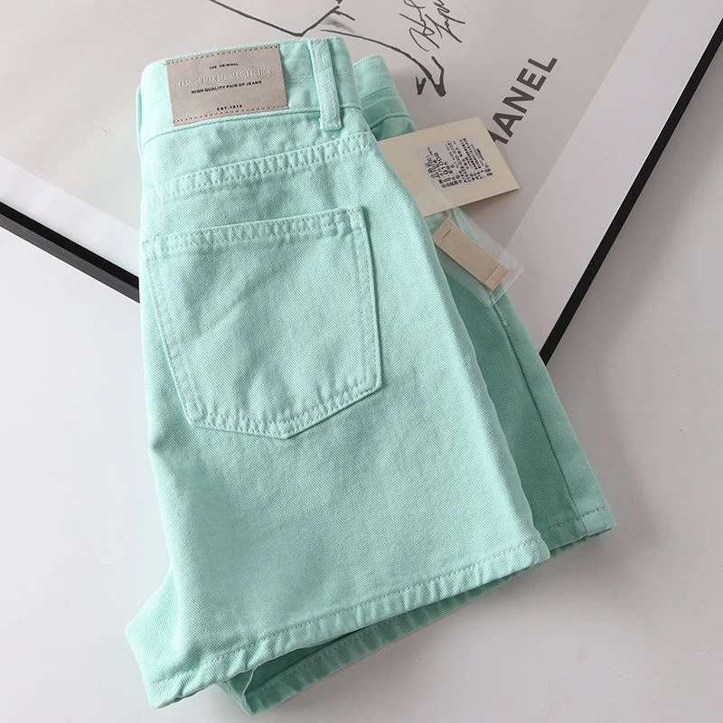 High waisted, slim, and high turquoise green denim shorts that cover the flesh. Large size, chubby sister, versatile and stylish