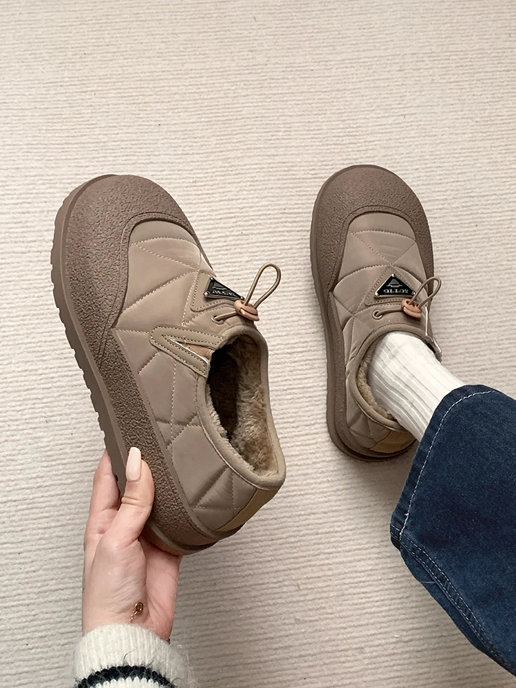 Женские зимние ботинки на толстой подошве с плюшевой подкладкой