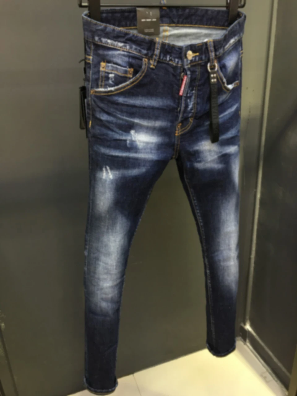 2023 Spring/Summer New Fashion Men's Wash Blue Simple Fit Elastic Hole Patch Small Foot D2 Jeans for Men