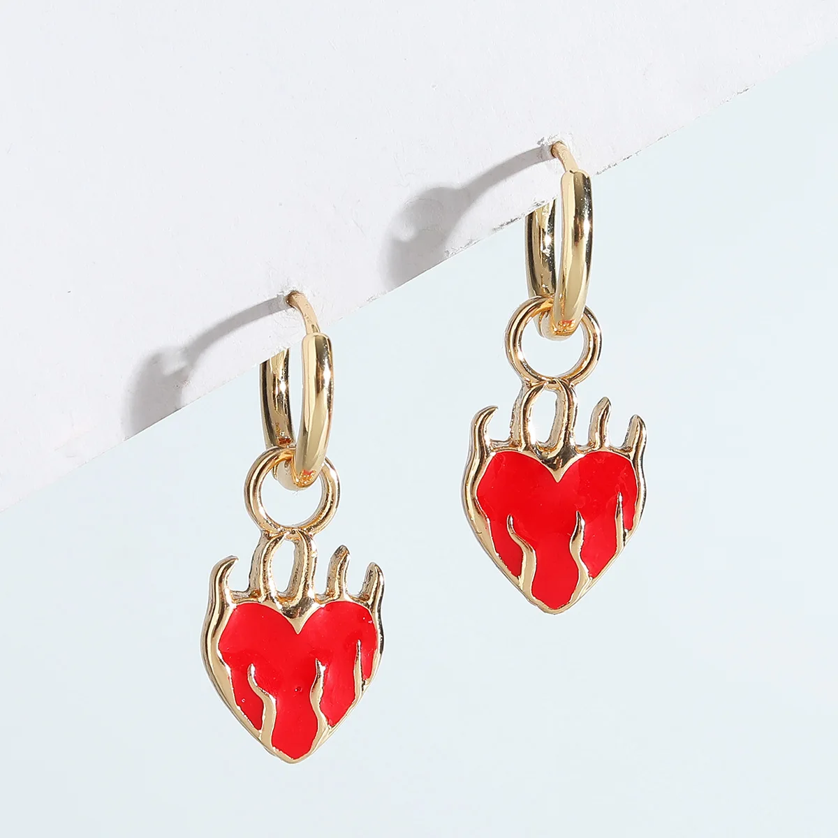 

Новые модные корейские эмалированные серьги-подвески в форме сердца для женщин, модные круглые серьги-подвески в виде драгоценных камней, п...