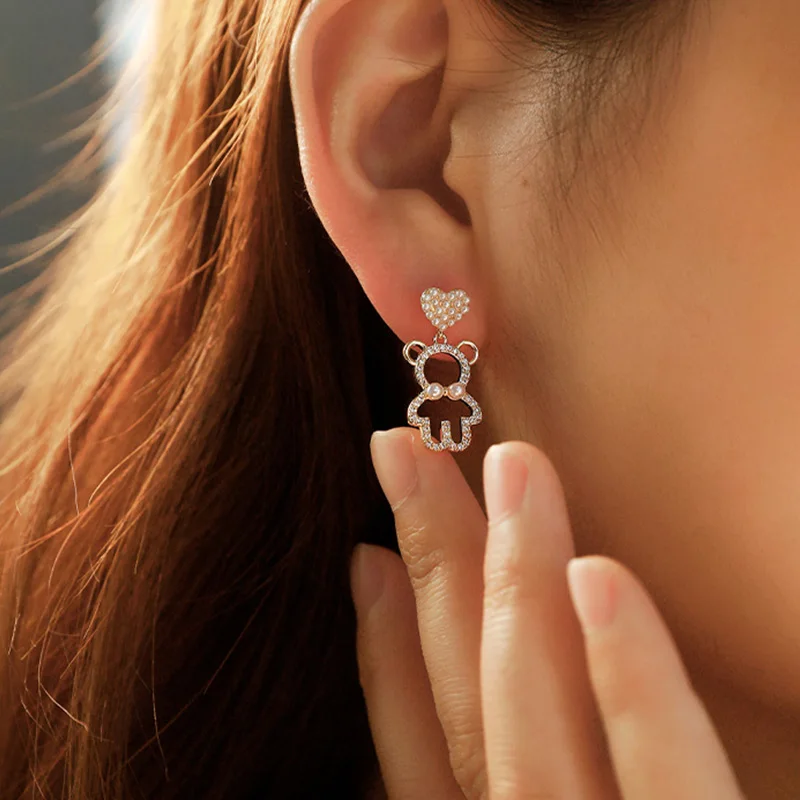 

Fashion Love Peach Heart Pearl Bear Earrings Shiny Rhinestone Crystal Stud Earrings Simple Exquisite Earrings Party Jewelry