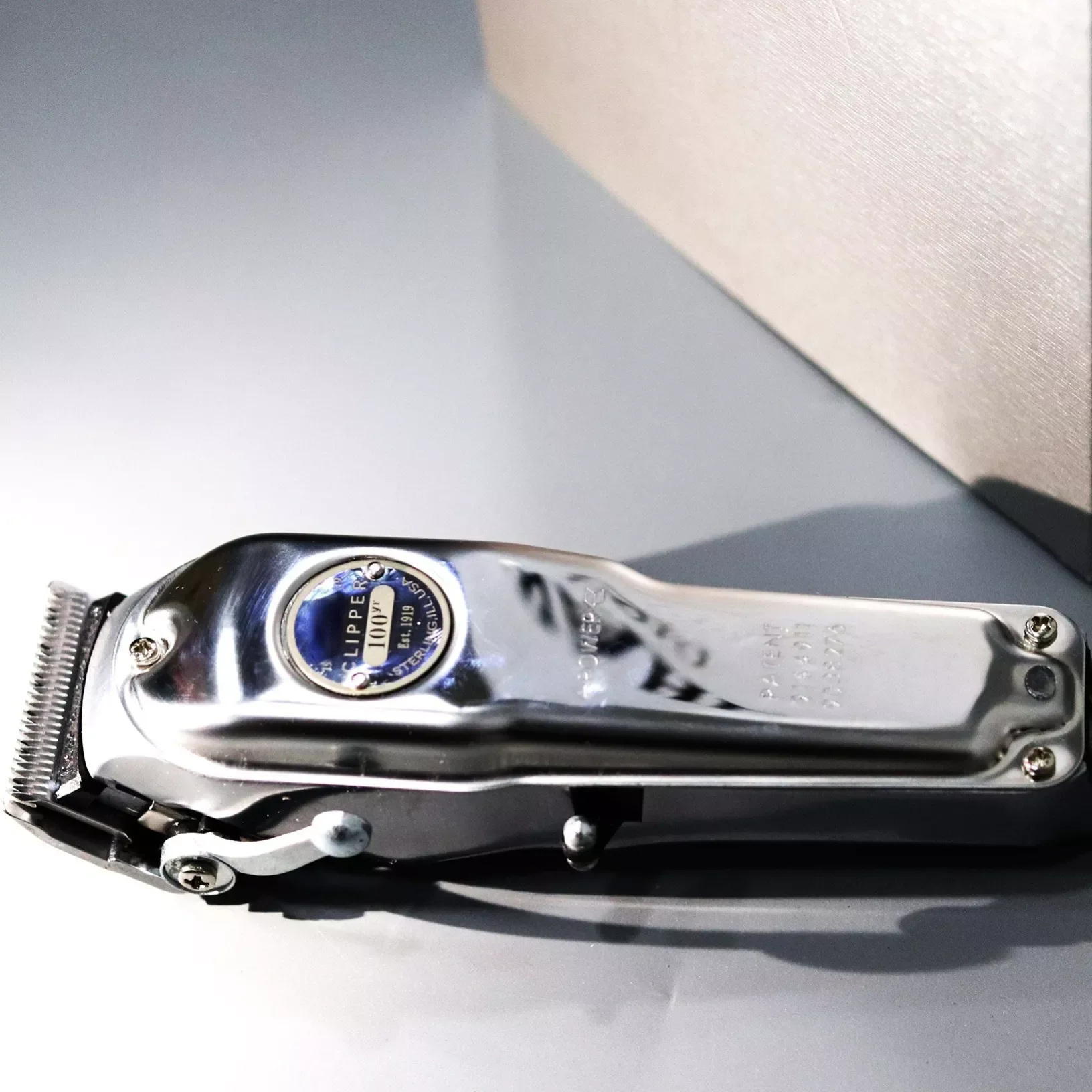 

Electric Cordless Hair Clipper Professional Magic Clip Cordless Trimmer For Men Hair Cutting Maquina De Cortar Cabello Senior