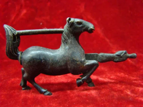 Редкий китайский старый стиль латунный резной реалистичный замок с лошадью и