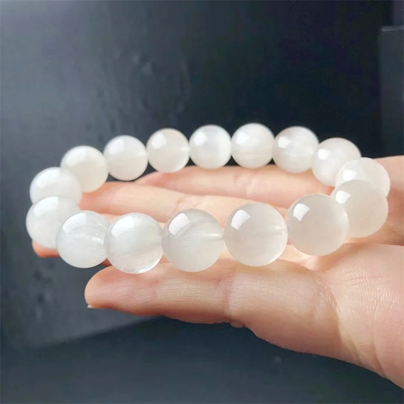 Браслет из натурального белого кролика с кристаллами