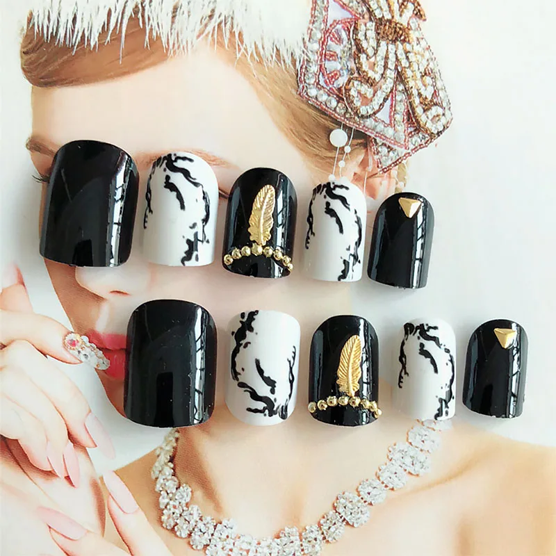 

Искусственные ногти, 24 шт., черные, белые, шикарные, матовые, квадратные, с заклепками, искусственные накладные ногти, художественные накладн...