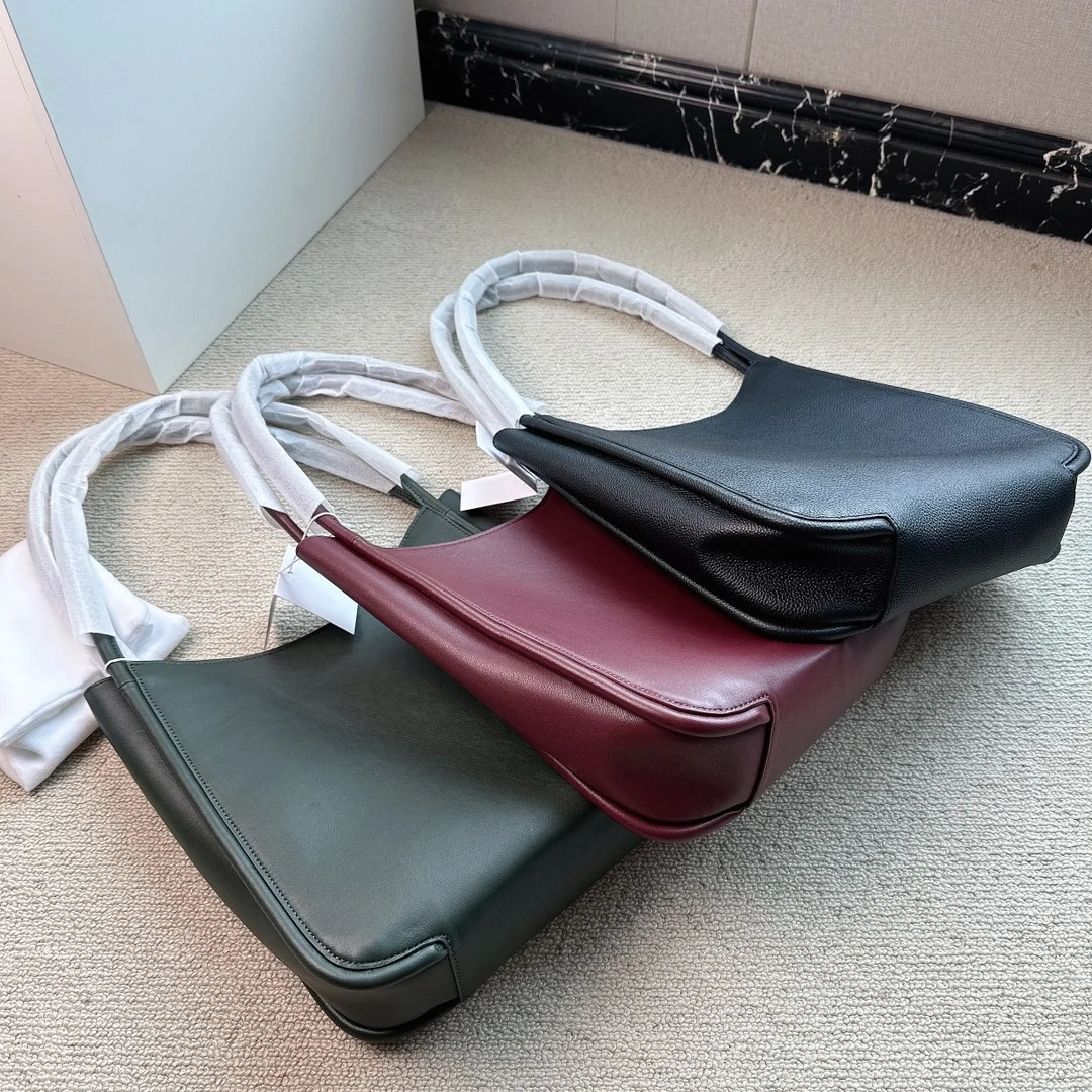 Женская сумка через плечо из зернистой кожи