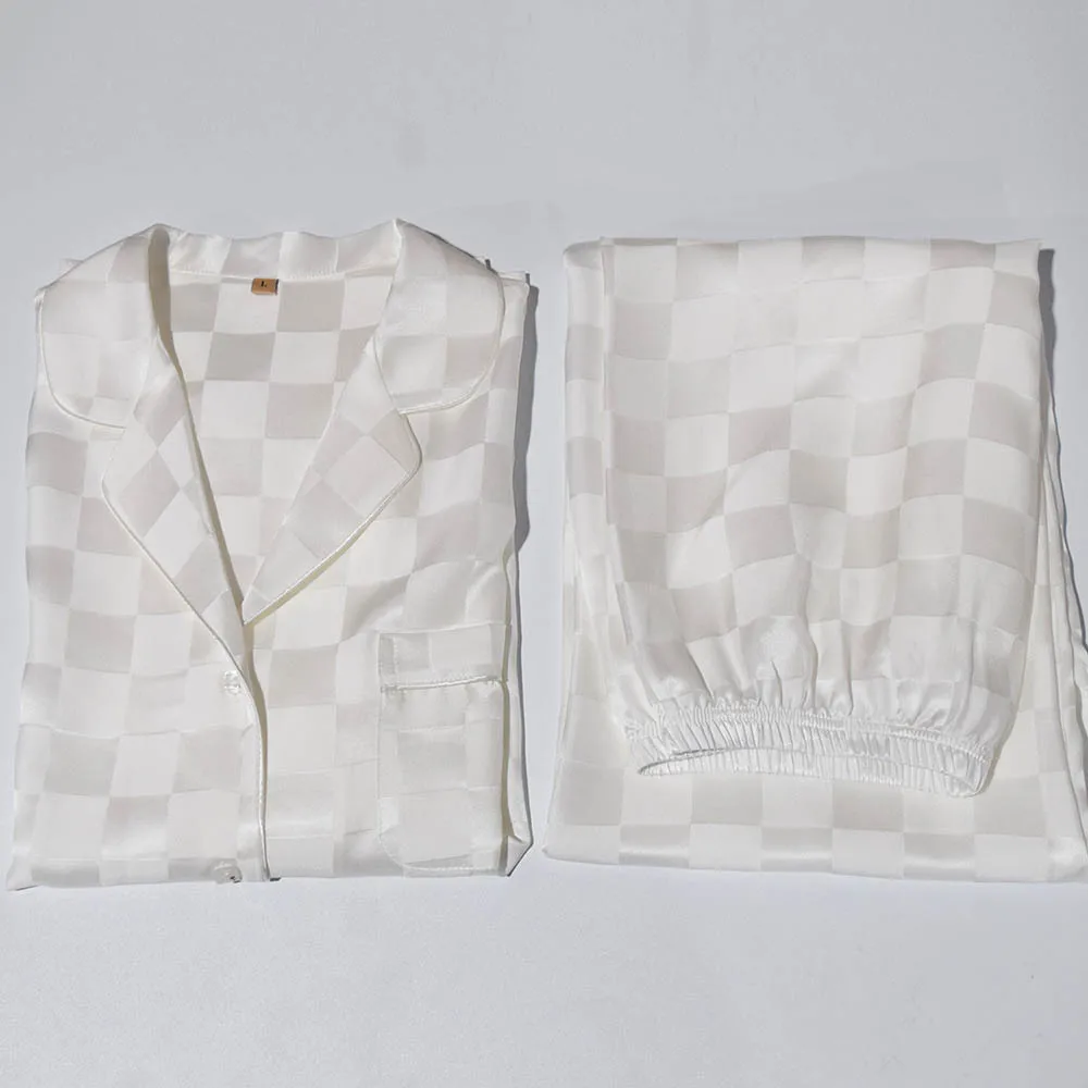 Рисунок 4 - Пижама женская шелковая пижама