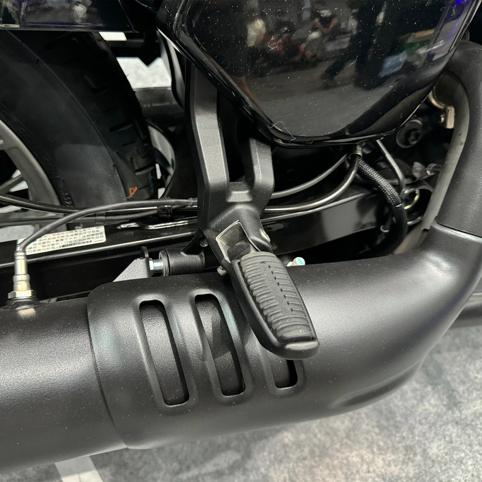Фото Комплект задних подножек для мотоцикла Harley Nightster RH975/Special RH975/S 2022+ (аксессуары для педалей) №4