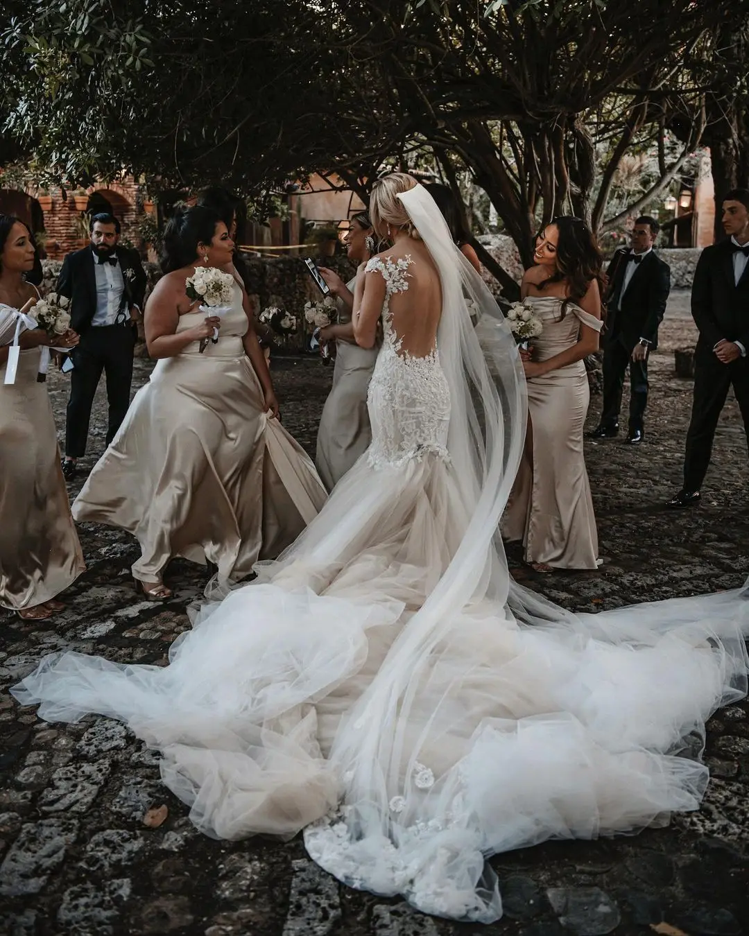

Пикантные Свадебные платья FATAPAESE с цветочным рисунком русалки, с открытыми плечами, с прозрачными боками, изготовлены из искусственных плат...