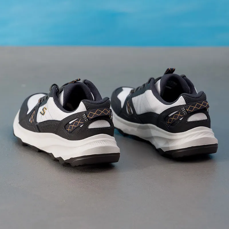 Фото Мужские походные ботинки Skechers 237787‑WCC, бело-черные, для активного отдыха, противоскользящие, износостойкие, легкие, дышащие, для прогулок по тропам. №4