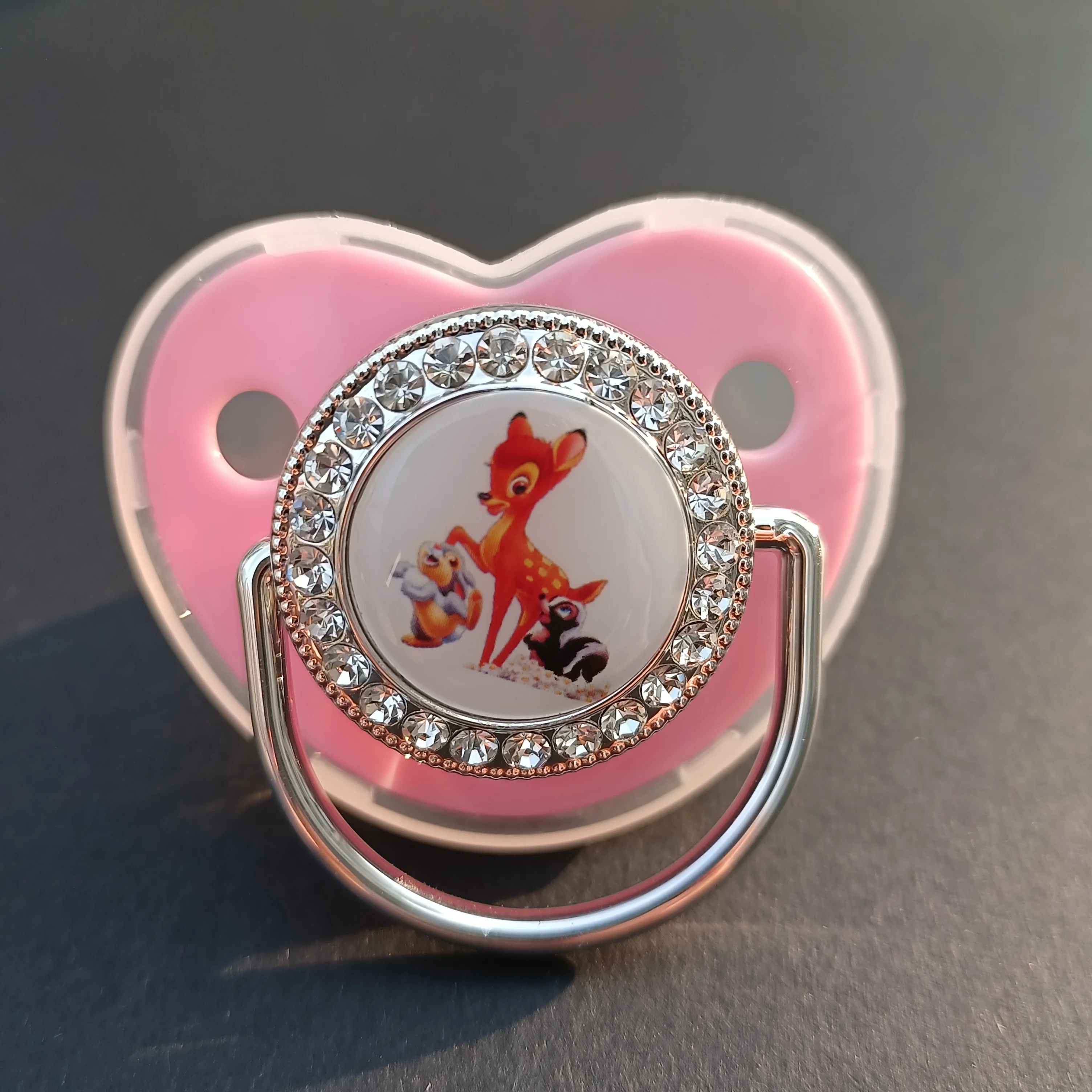 Рисунок 5 - Соска-пустышка и соска для новорожденных