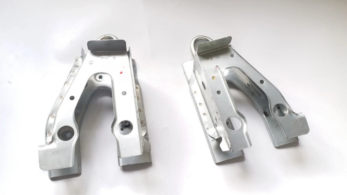 

For 03-12 Buick Excelle Front Longitudinal Beam Head Bracket 1pcs