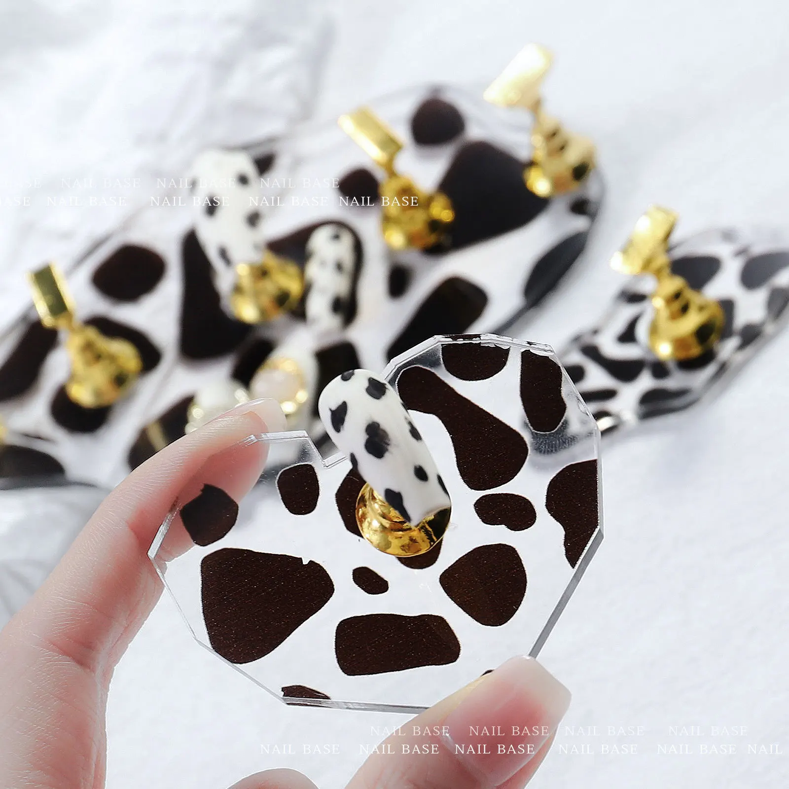 

Leopard Nail Display Stand Practice Holder Magnetic Training Painting Clear Resin Fingernail DIY Nail Art False Nail Shelf Tips