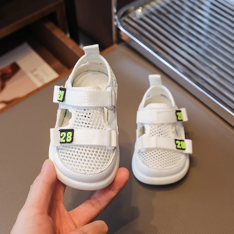 

Сандалии из натуральной кожи для мальчиков и девочек, повседневная обувь на мягкой подошве, пляжные босоножки, лето 2023