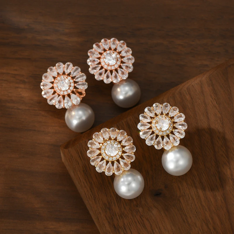 French Autumn and Winter New Retro Pearl Niche Design Exquisite Zircon Petals Light Luxury Earrings for Women Jewelry.