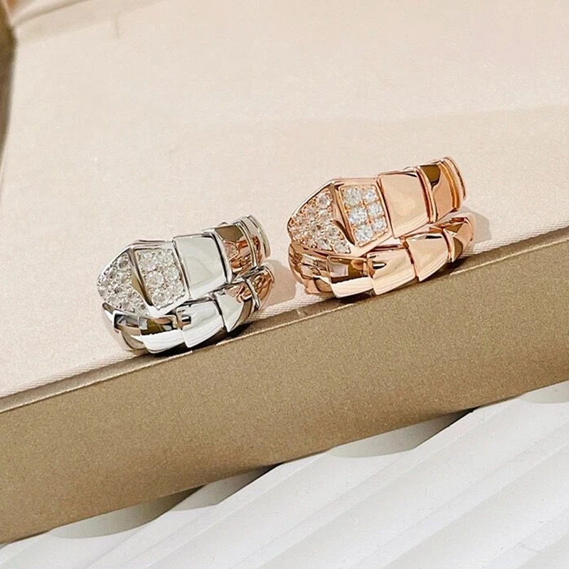 

Женское кольцо из серебра 925 пробы, с цирконом