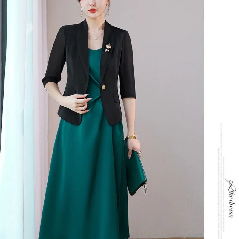 Женский шифоновый пиджак на пуговицах