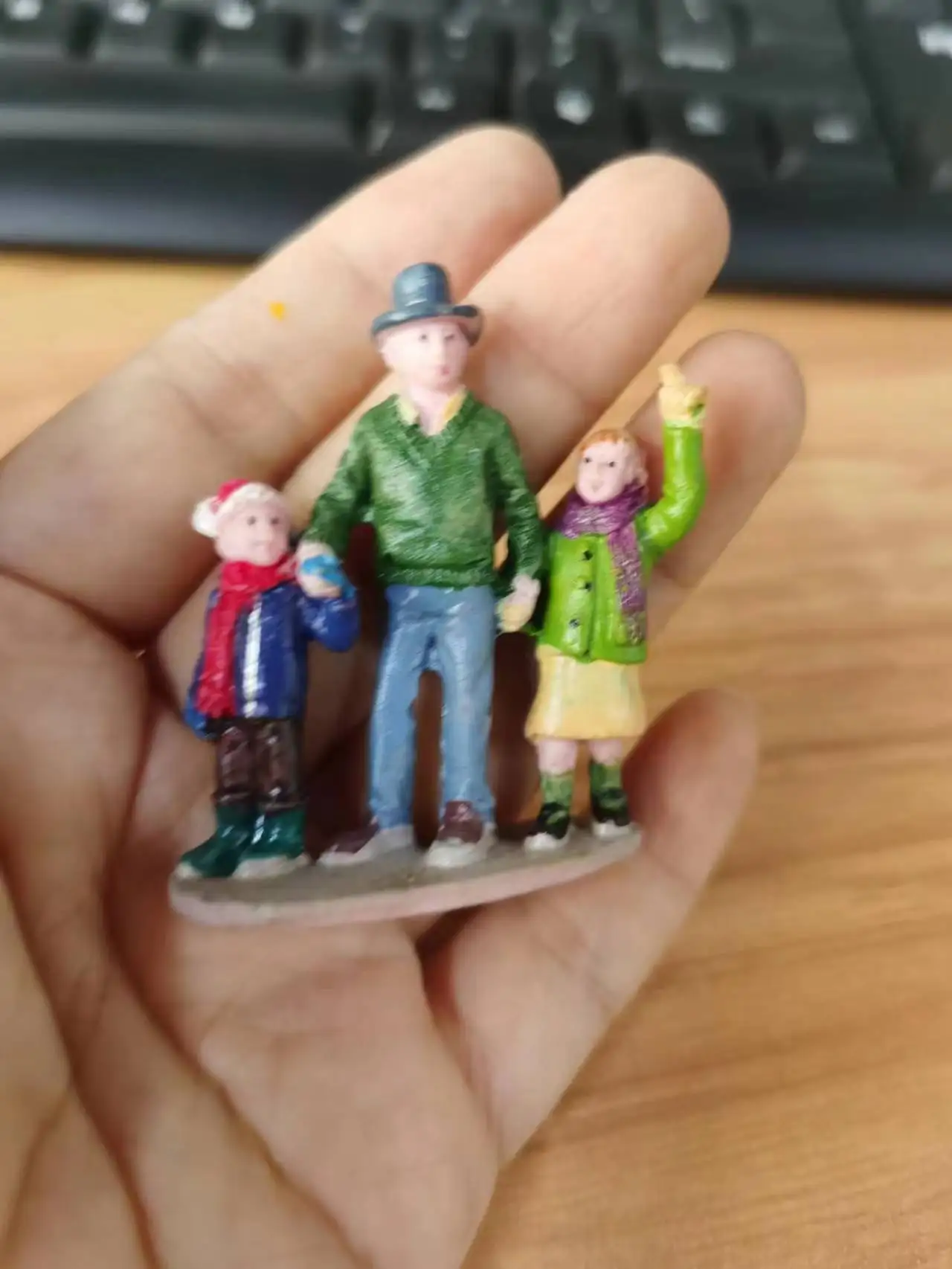 

Resin figure mental psychological sand table game box court therapy father and child dhildren