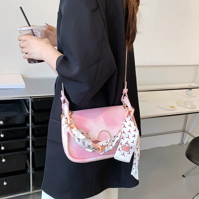 

MBTI Luxurious Gradient Pattern Silk Scarf Crossbody Bag 2022 Summer Fashion Versatile Popular Chain Shoulder Bags for Women