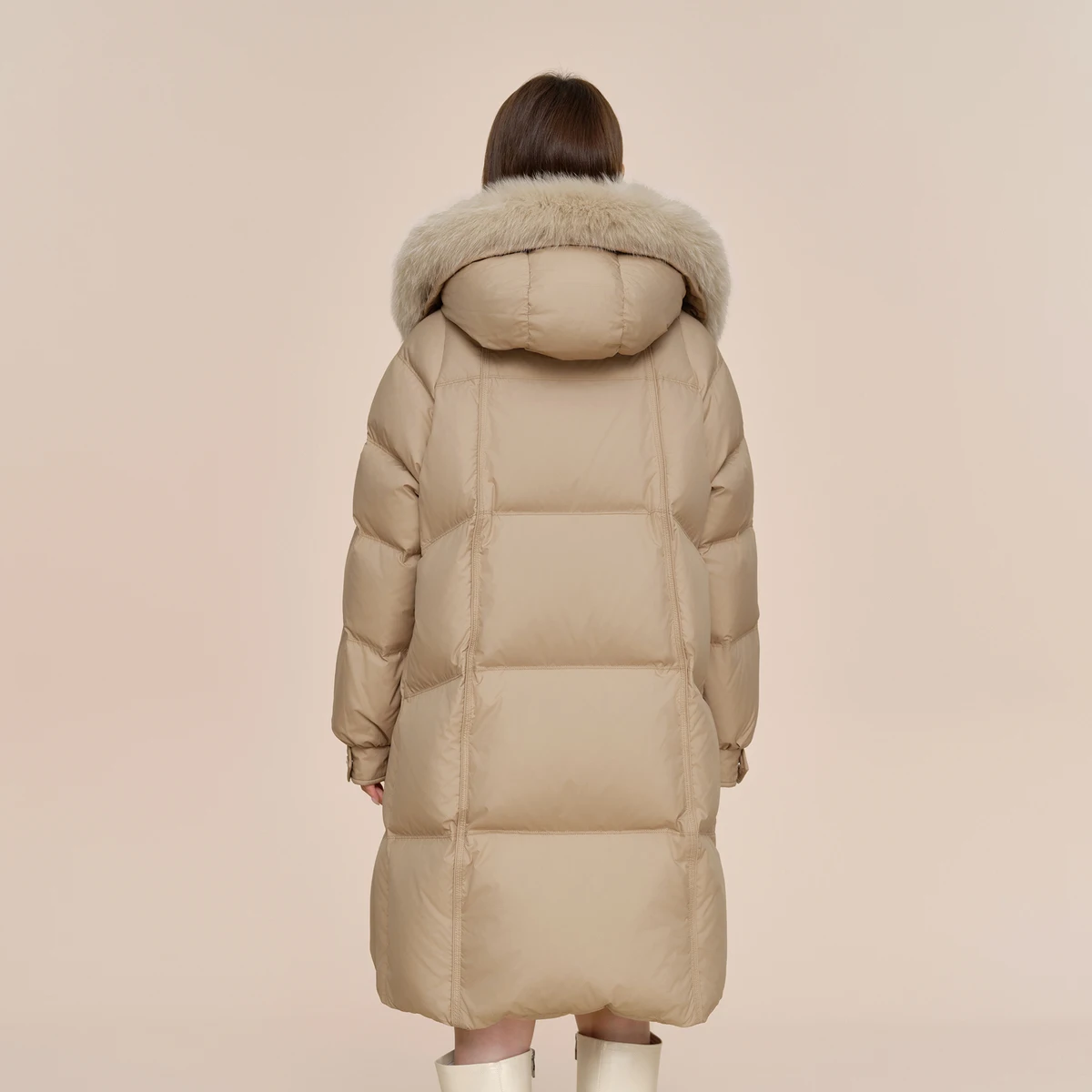 Женская зимняя утепленная куртка из лисьего меха с воротником натурального