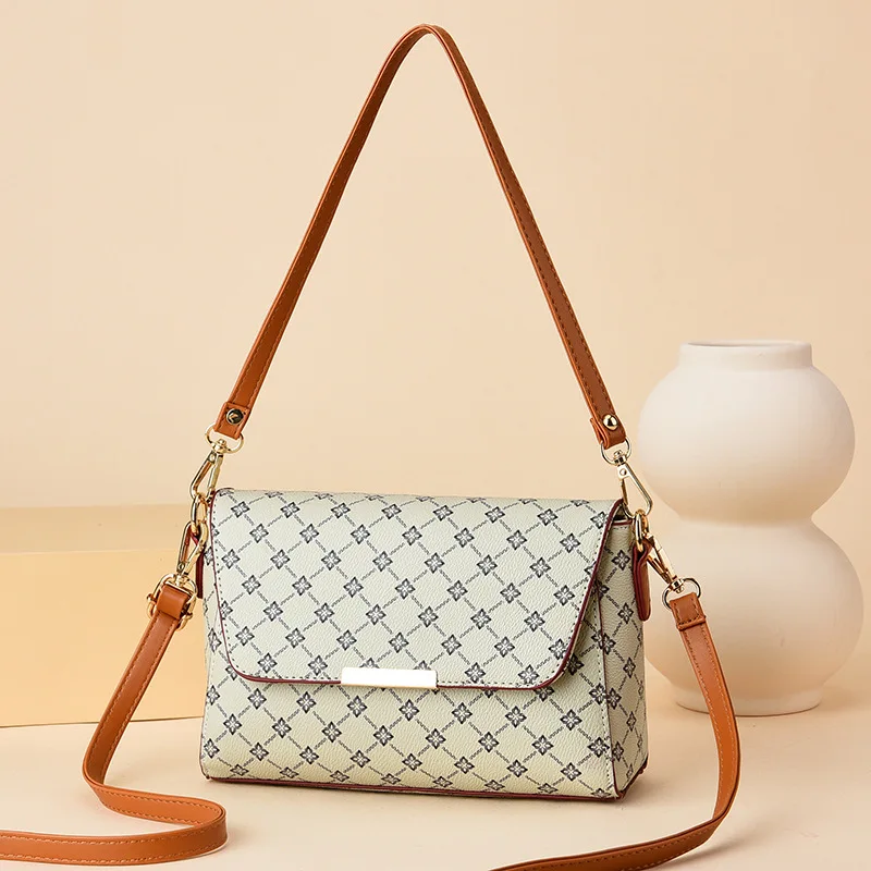 

Маленькие квадратные сумки-книжки из искусственной кожи, элегантная женская сумка на плечо, новинка 2022, модная сумка-мессенджер в стиле рет...