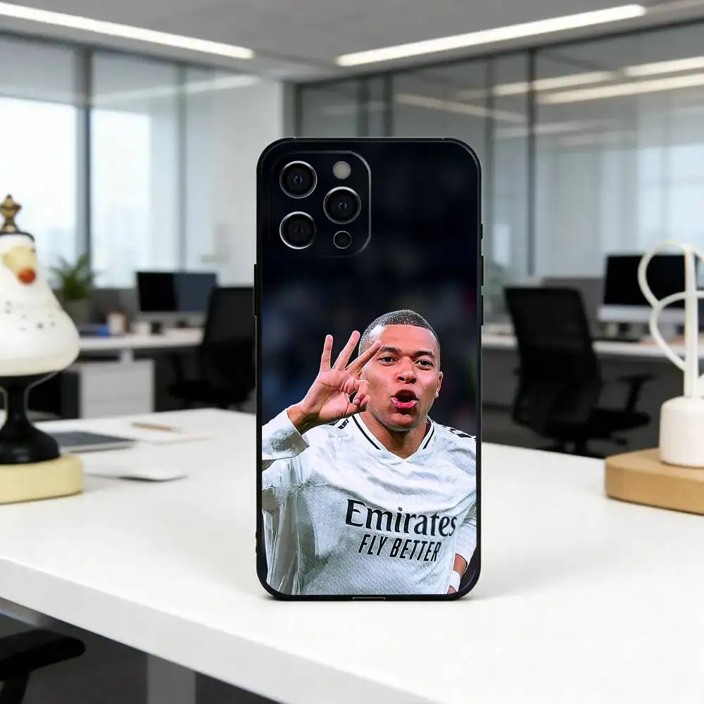 Чехол для телефона с изображением Мбаппе в действии для iPhone 17, 16, 15, 14, 13, 12, 11, Pro, Max, Plus, Air, X, XS, XR, SE, мягкий черный чехол (1 шт.) (art.: 3920dadcaf78d) - 3920dadcaf78d