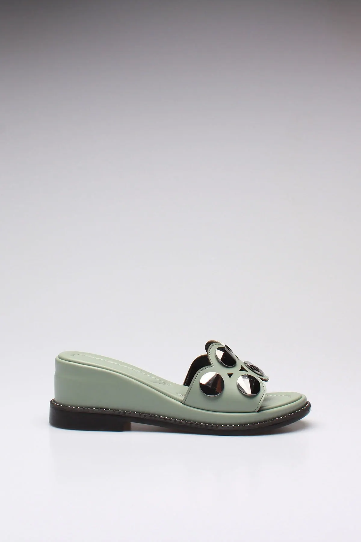 

Fashion Style women's Mint Green Leather Slippers Sandals And Slippers