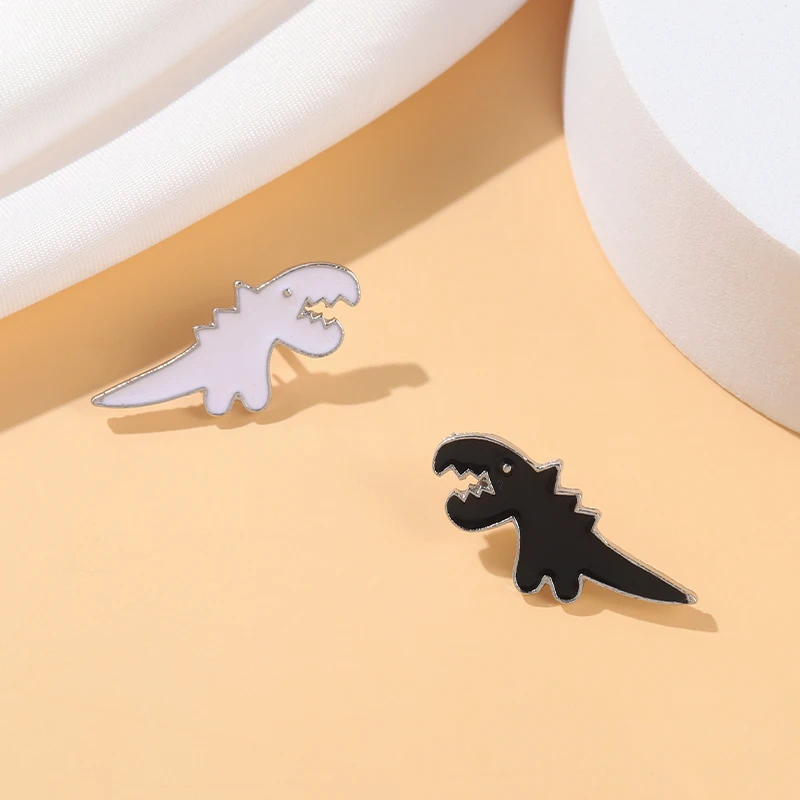 Металлическая брошь в виде животного из мультфильма черный белый динозавр на