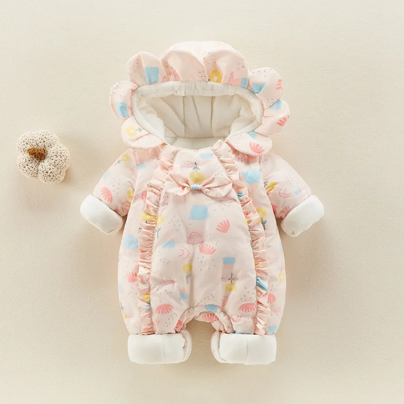Baby fleece jumpsuit autumn and winter female baby go out in winter romper romper winter clothes newborn outing clothes