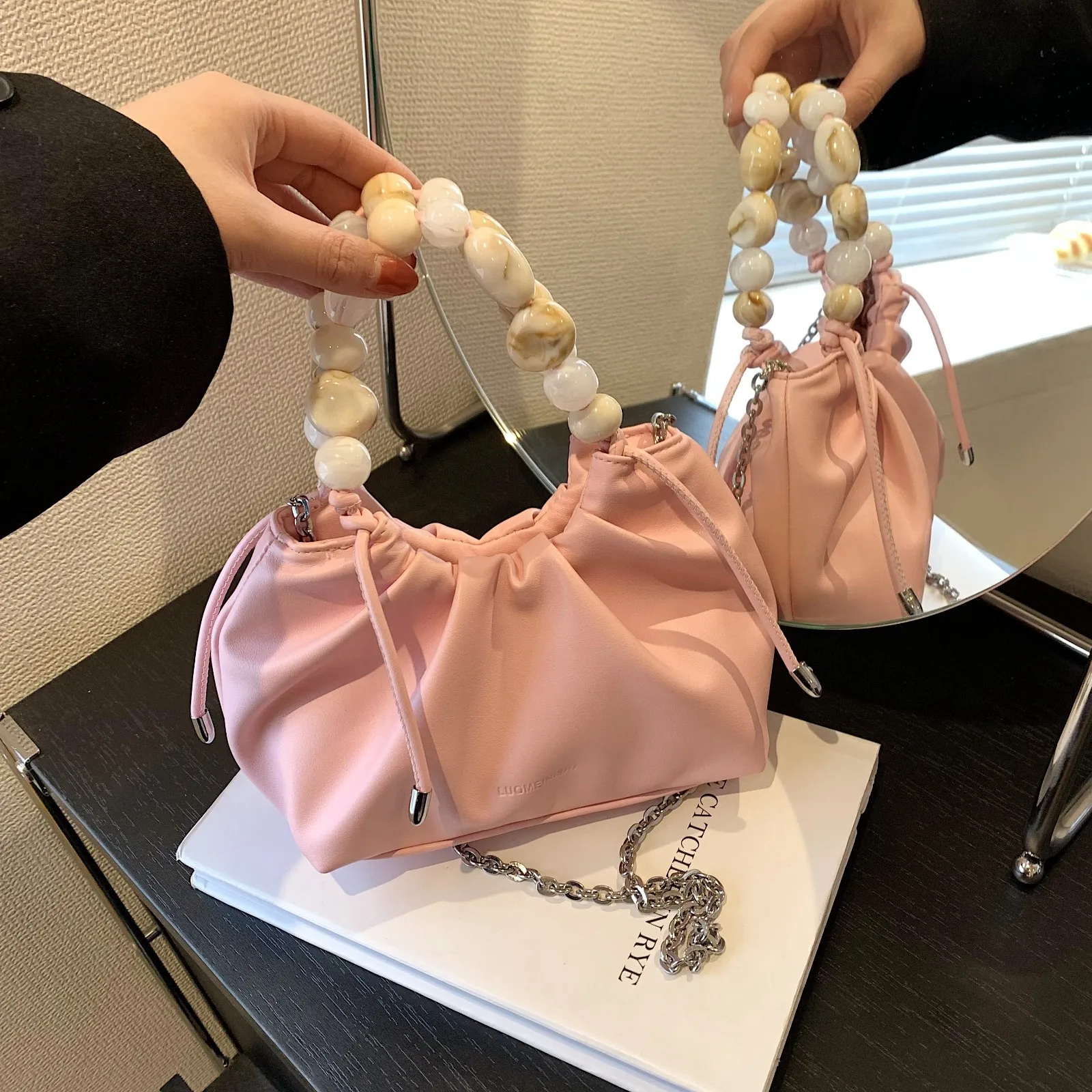 2023 летние женские сумочки новые модные розовые белые оранжевые маленькие