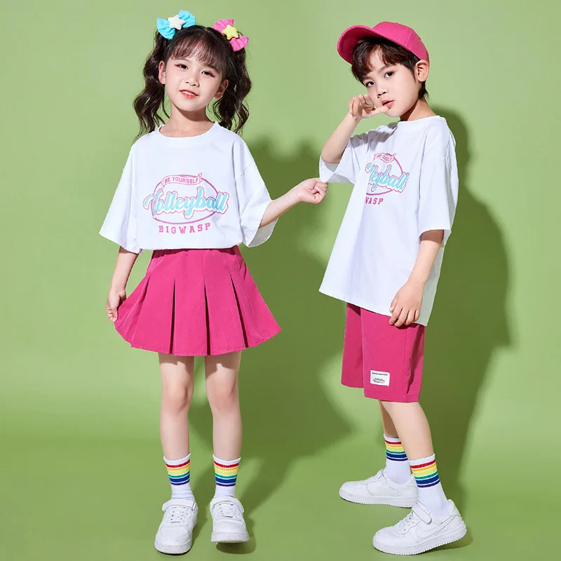 Детские танцевальные выступления группы чирлидинга Спортивная свободная