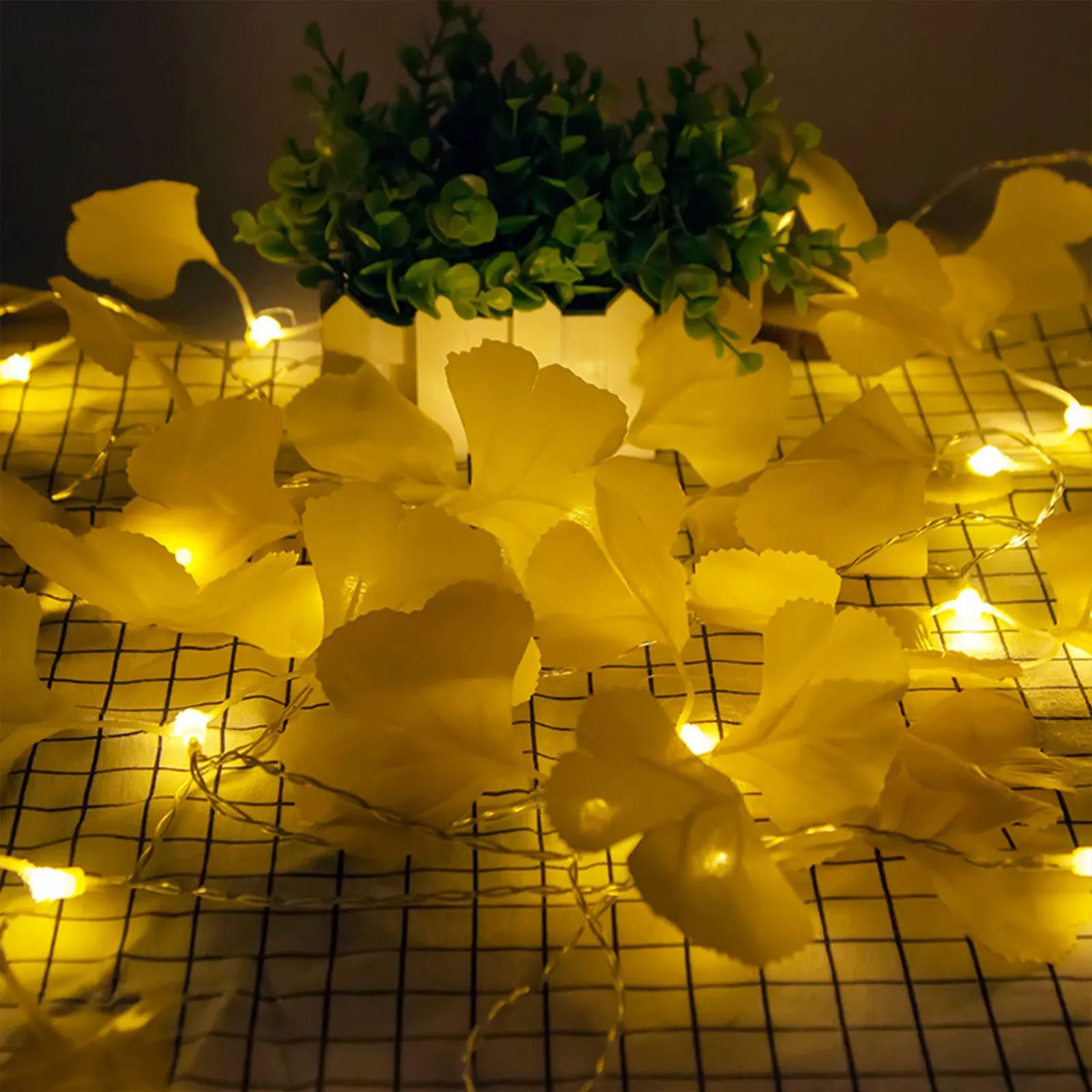 

Flashing Ginkgo Leaf Light String Artificial Leaves Colorful Light String Bouquet Garland for Christmas Wedding Party