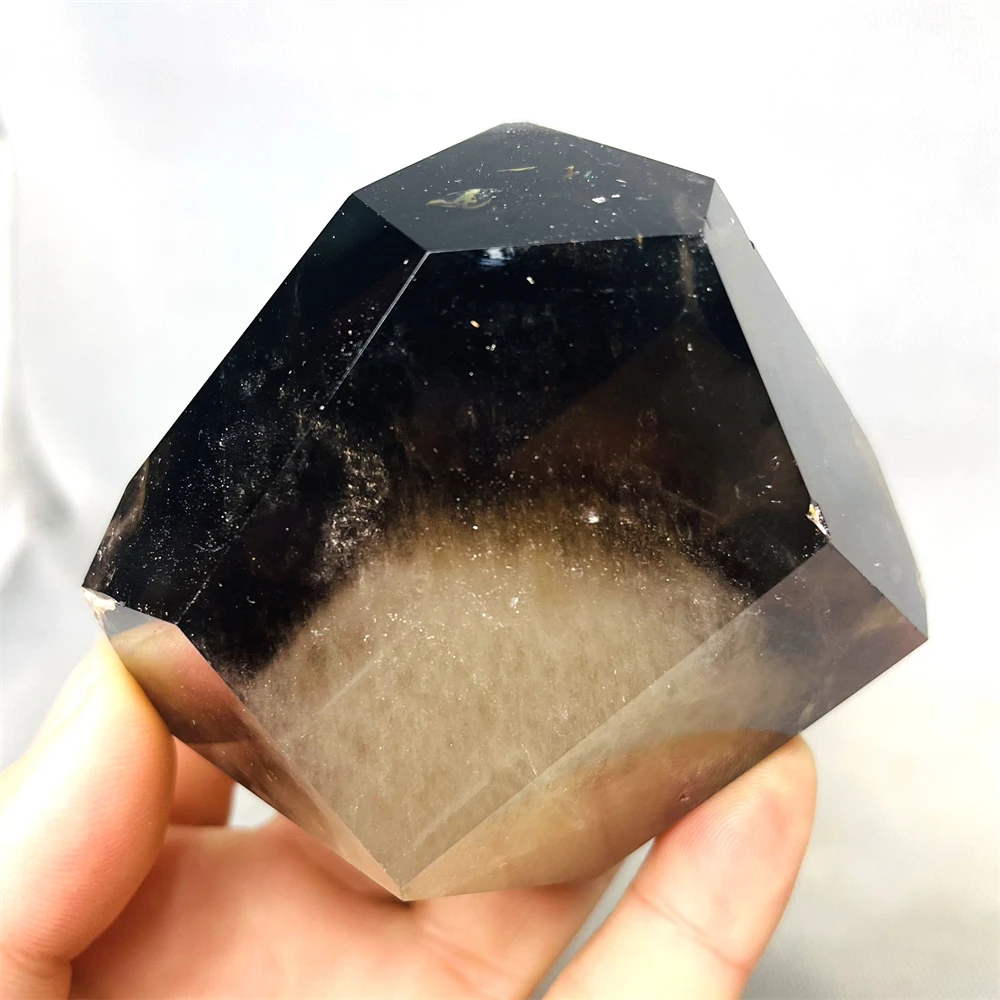 

Smoky Crystal Black Quartz Gem Faceted Fluffy Crystal Home Aquarium Decoration Witchcraft Altar and Stone Healing