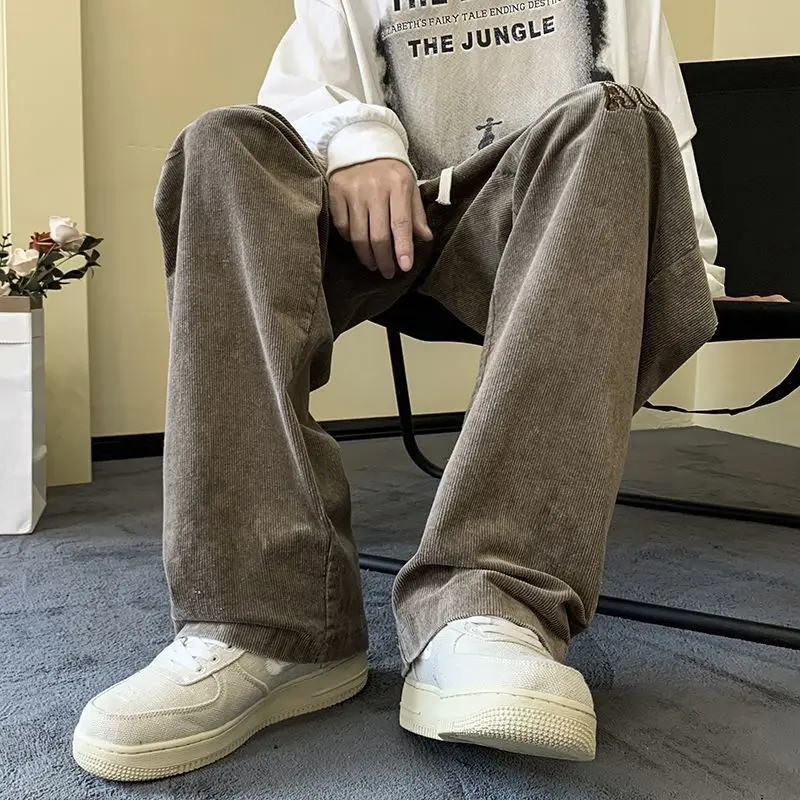 Рисунок 4 - Брюки женские вельветовые с вышивкой и надписью