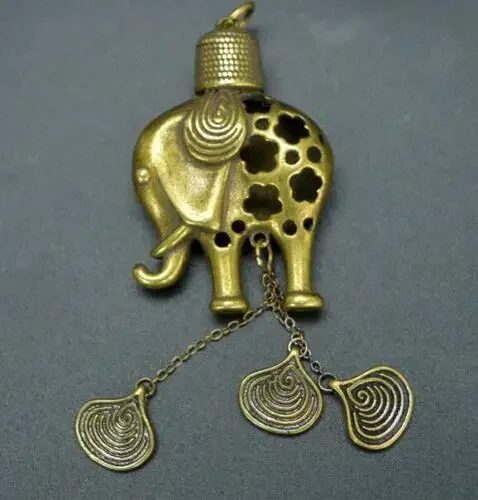 Коллекция старых азиатских антиквариат из латуни Изысканный маленький кулон в