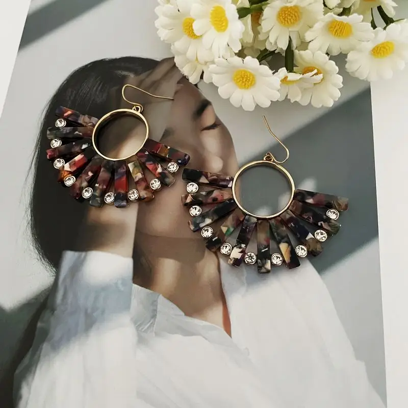 C96 Европейские и американские серьги 2025 года новые универсальные модные женские