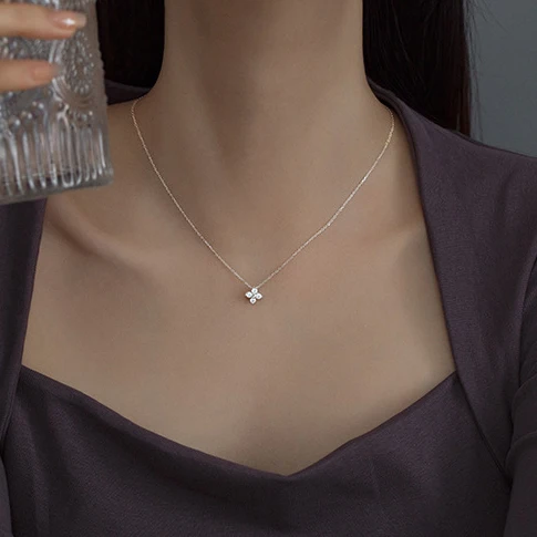 Женский чокер из серебра 925 пробы с фианитом