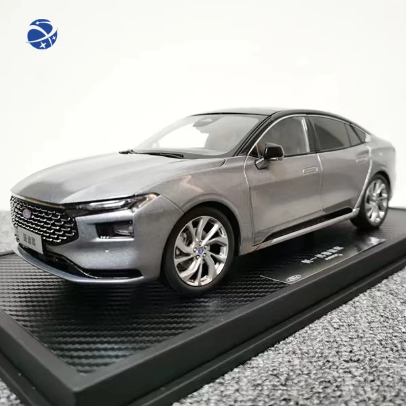 yyhc1:18 Модель автомобиля Mondeo Литая под давлением Роскошная имитация металлической
