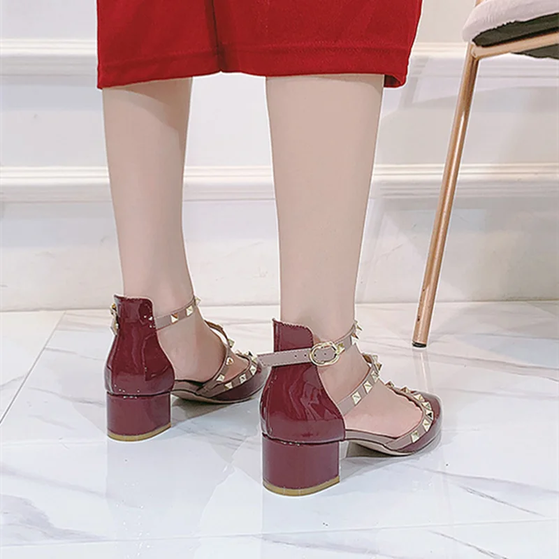 Women Leather Med Block Heels Shoes With Studded Gold Patchwork Amercan And British Styles Fashionable Pumps Pointy Toe Stiletto