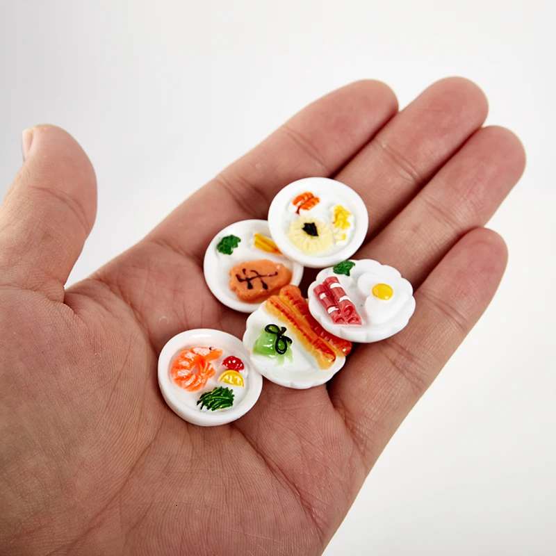 

1/12 Dollhouse Miniature Breakfast Plate Egg Bread Simulation mini food model ornaments Dolls House Accessories random sent