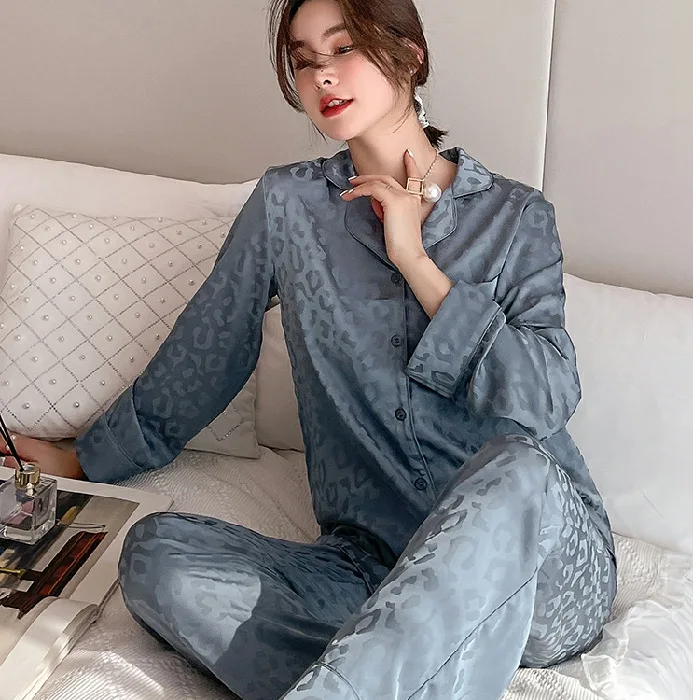 2023New Silk Women's Pajamas Long-sleeved Two-piece Multicolor Loose Leopard Print Women's Pajamas Home Service