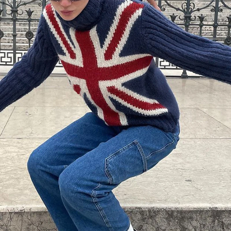 Женский свободный свитер-водолазка с длинным рукавом и принтом