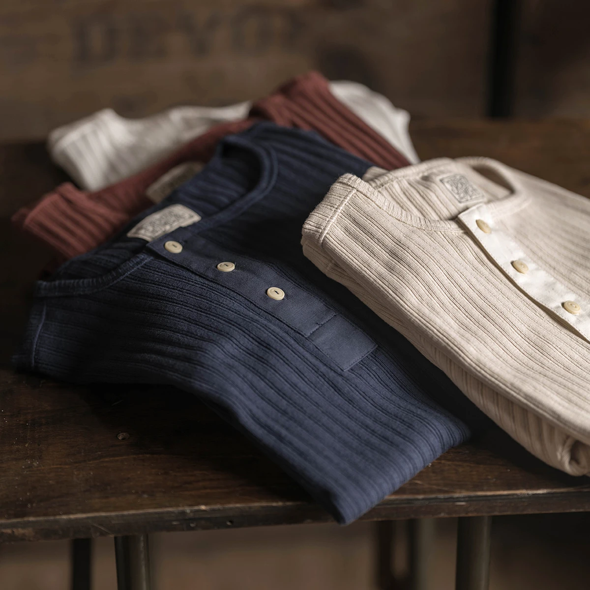 Винтажная ребристая футболка с коротким рукавом и воротником-стойкой - купить по