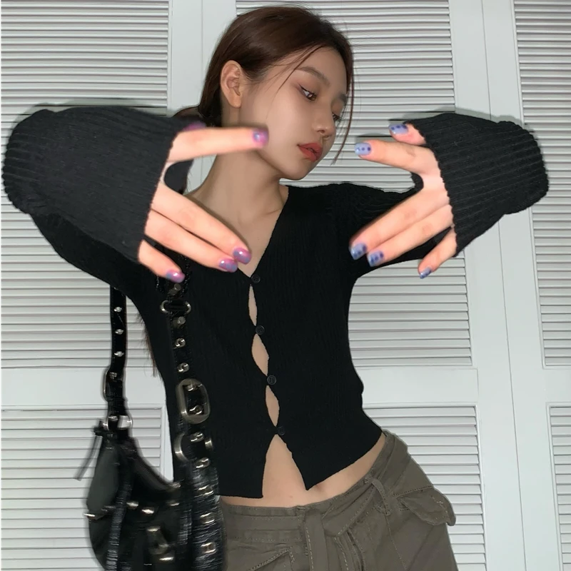 

Black Hollow Long-sleeved Knitted Cardigan Women's Early Autumn 2022 New V-neck Slim Fit Short Tops