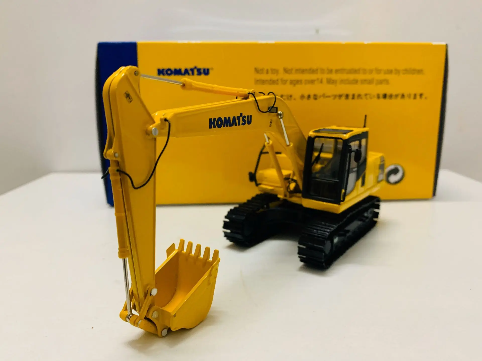 Komatsu PC220 экскаватор металлические гусеницы масштаб 1/50 литая модель новая в